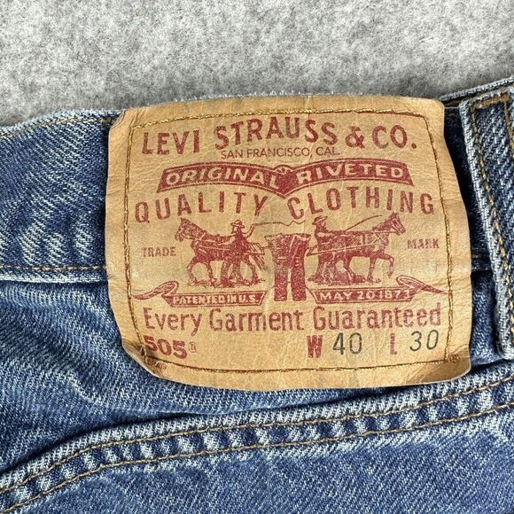 Vintage Levis 505 Jean Short Jorts Mens 40 Blue Med Wash Cut Regular Fit Y2K 7" - Picture 4 of 14